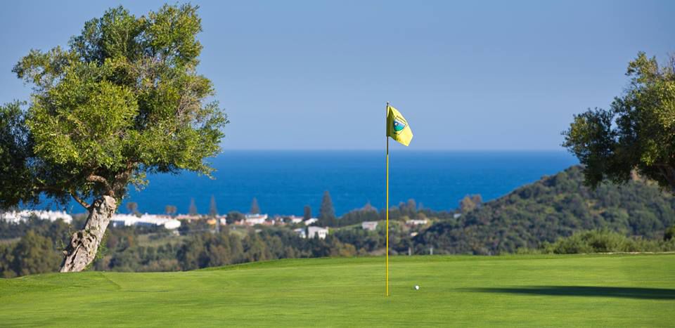 Estepona-Golf-Vue-Ocean-Vue-Mer-Green-Drapeau-